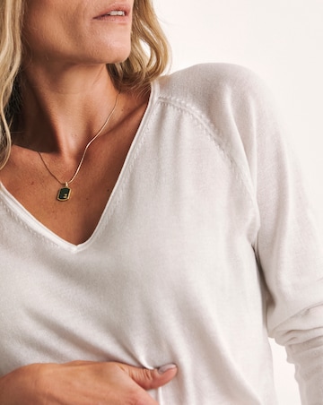 Anthology Fine Gauge V Neck Jumper