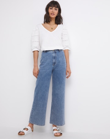 Broderie Sleeve Detail V-Neck Top