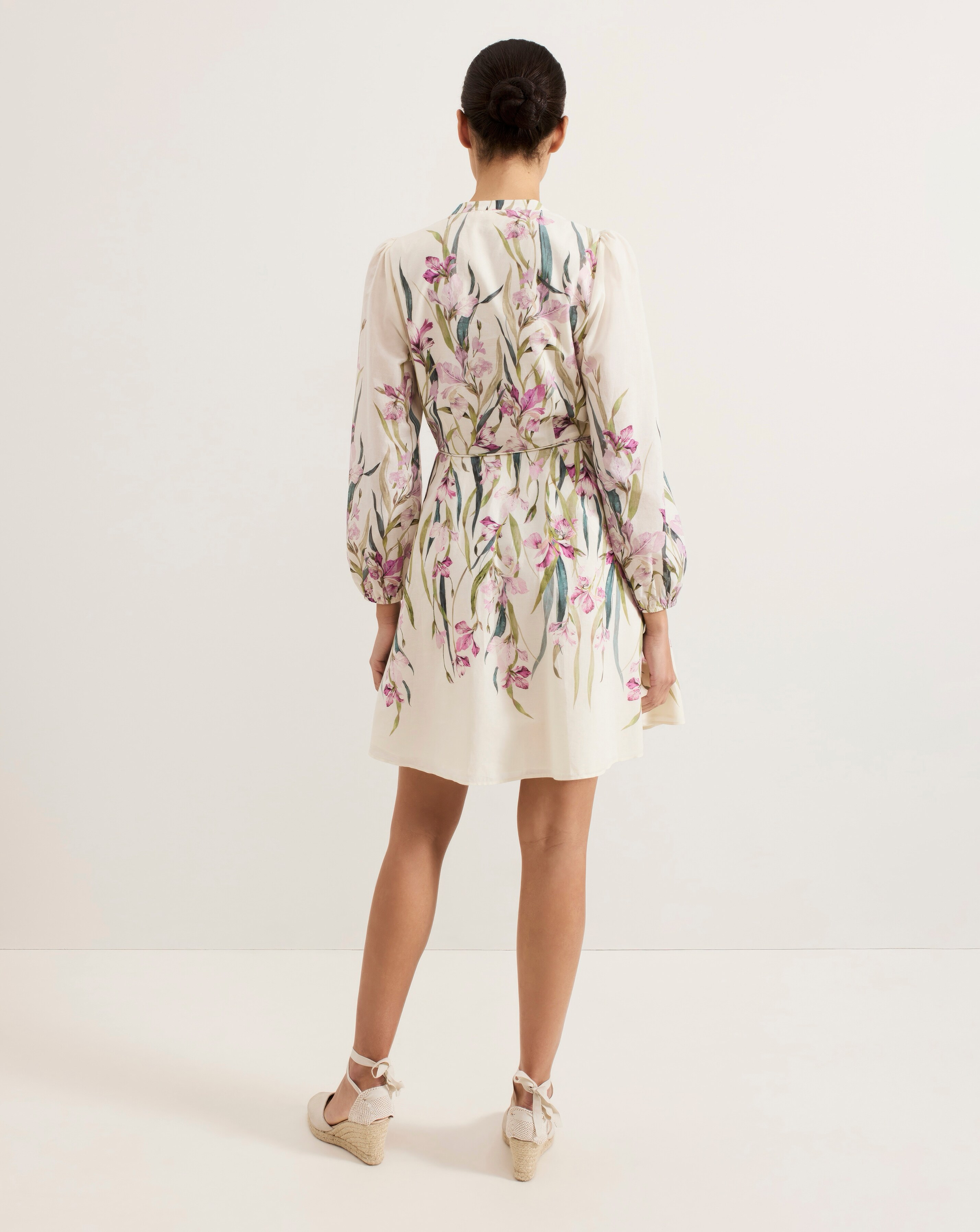(まちさん向け)Phase Eight Yasmin Embroidered Buy Phase Eight Pink Yasmin Fluted Sleeve Cover-Up from the