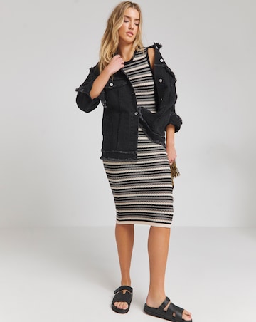 Black Frayed Hem Denim Jacket